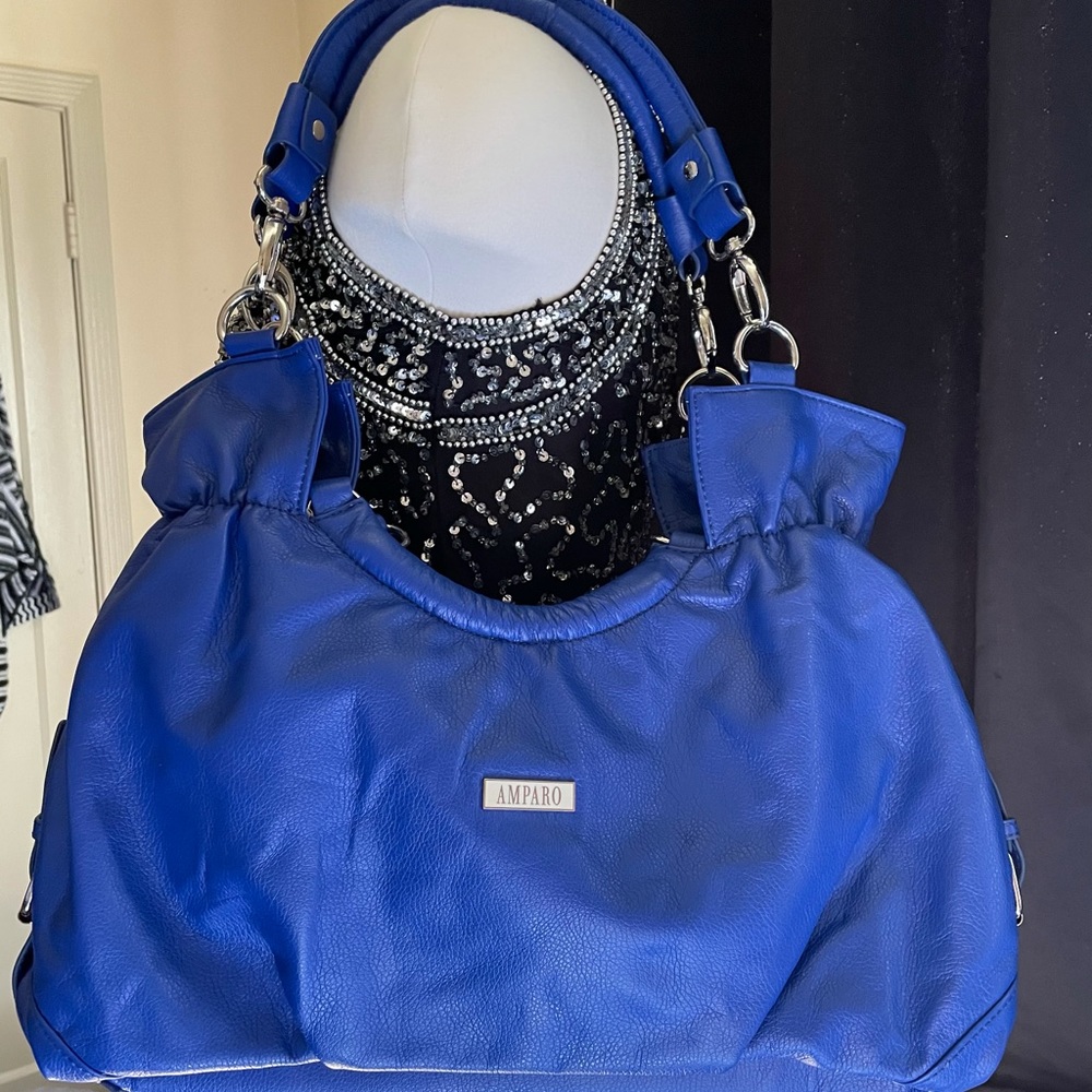 Amparo Handbag with wallet (Gift Surprise)